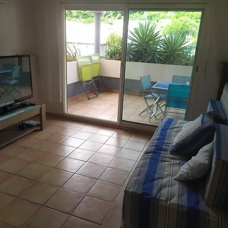 Charmant Appartement En Bord De Mer Avec Piscine Gourbeyre Bagian luar foto