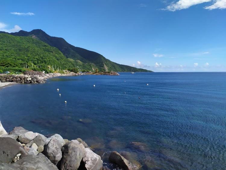 Charmant Appartement En Bord De Mer Avec Piscine Gourbeyre Bagian luar foto